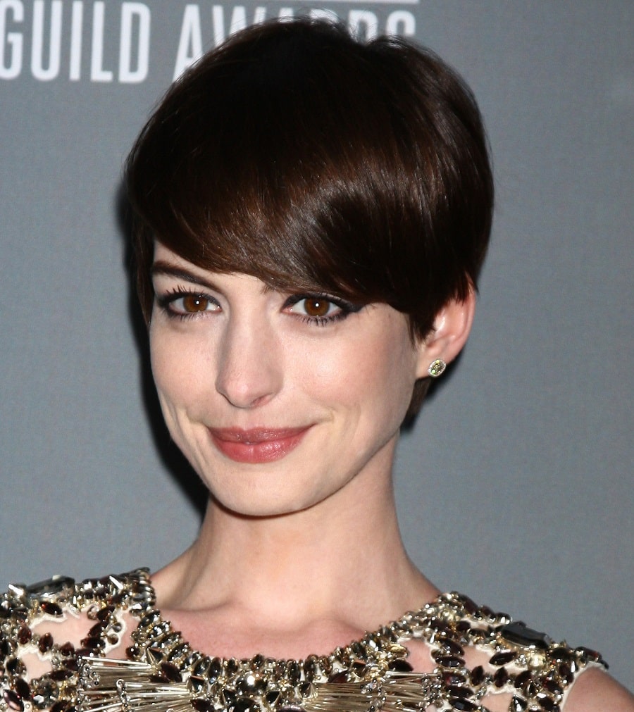 Anne Hathaway With Pixie Cut