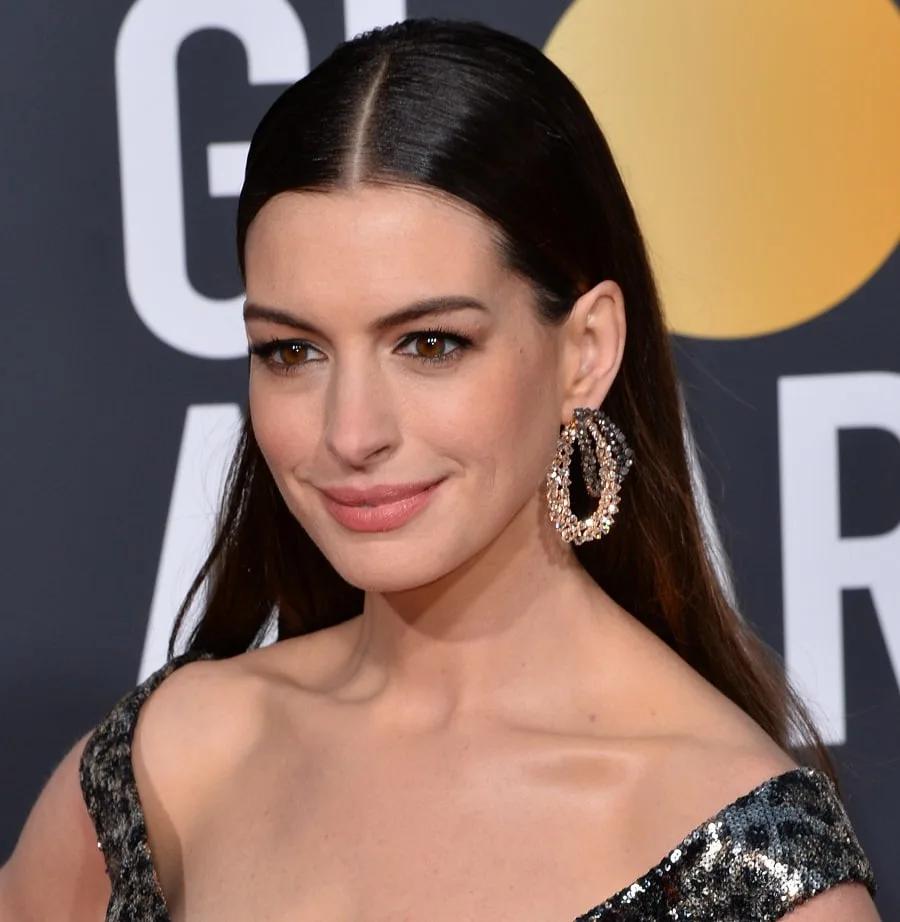 Anne Hathaway With Sleek Middle Part Hair