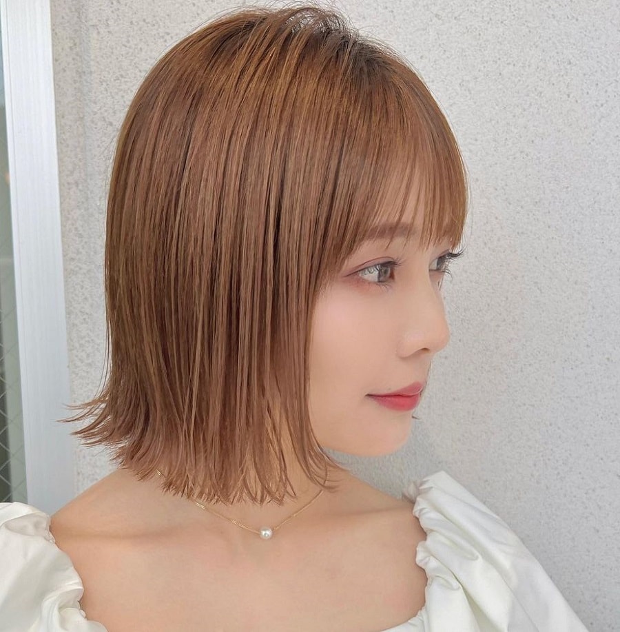 Asian bob with inverted ends