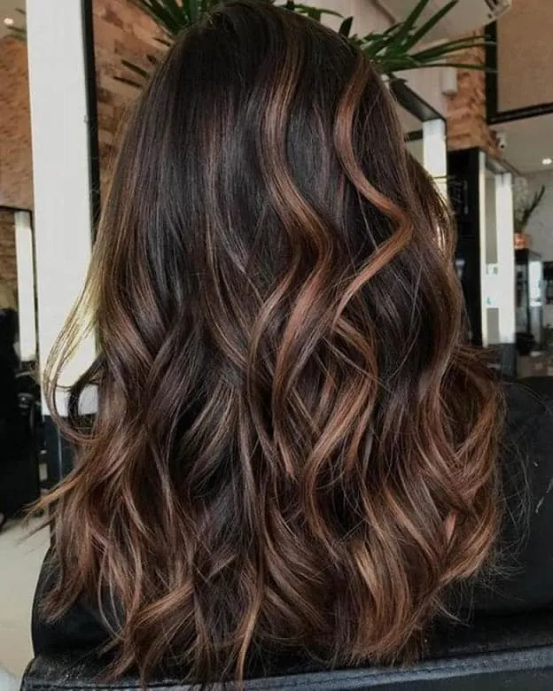 30 Head-Turning Ideas of Chunky Highlights to Update Your Look in 2023