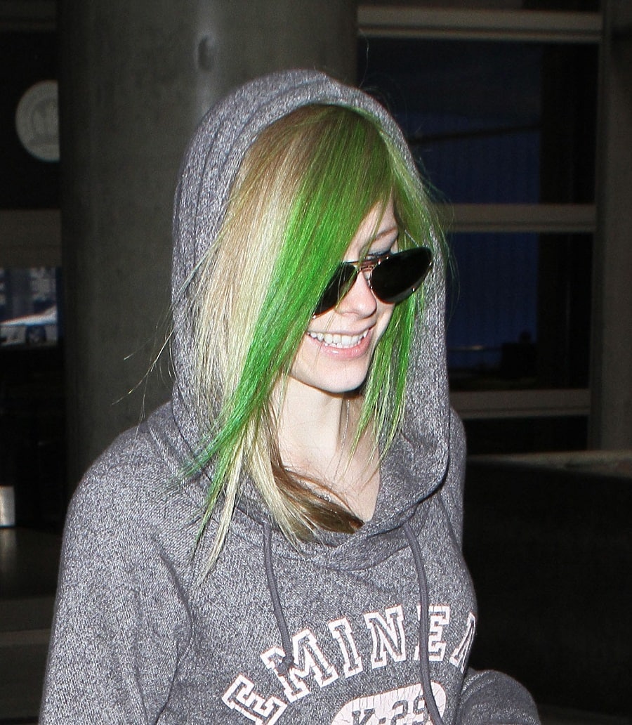 Avril Lavigne With Green Hair