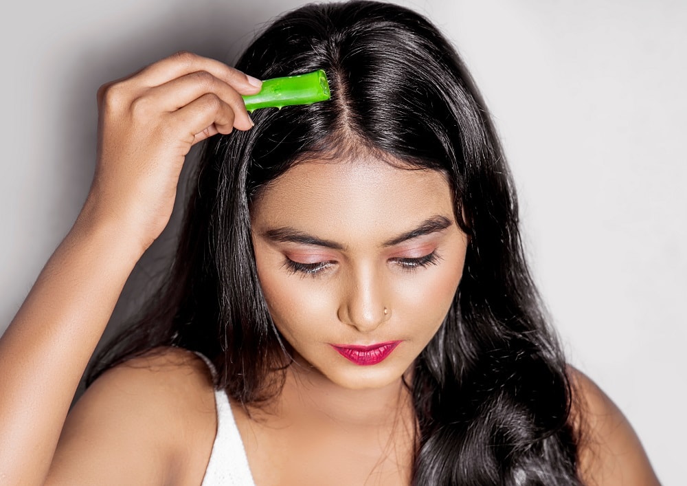 Benefits of Aloe Vera for Hair - Treats Dandruff