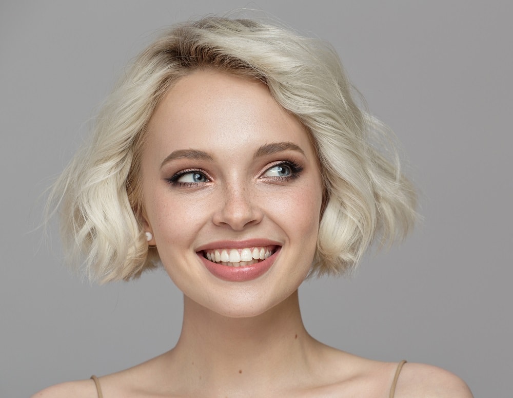 Best Haircuts for a Round Shaped Face - Wavy Bob