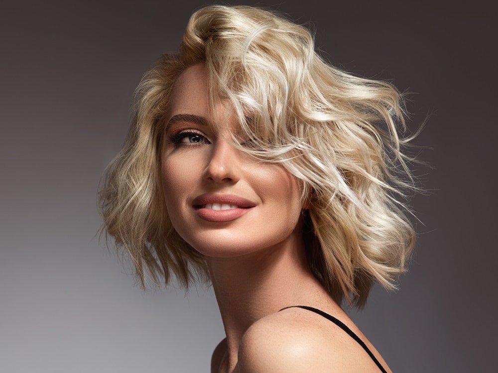 Best Haircuts for a Square Shaped Face - Shaggy Bob