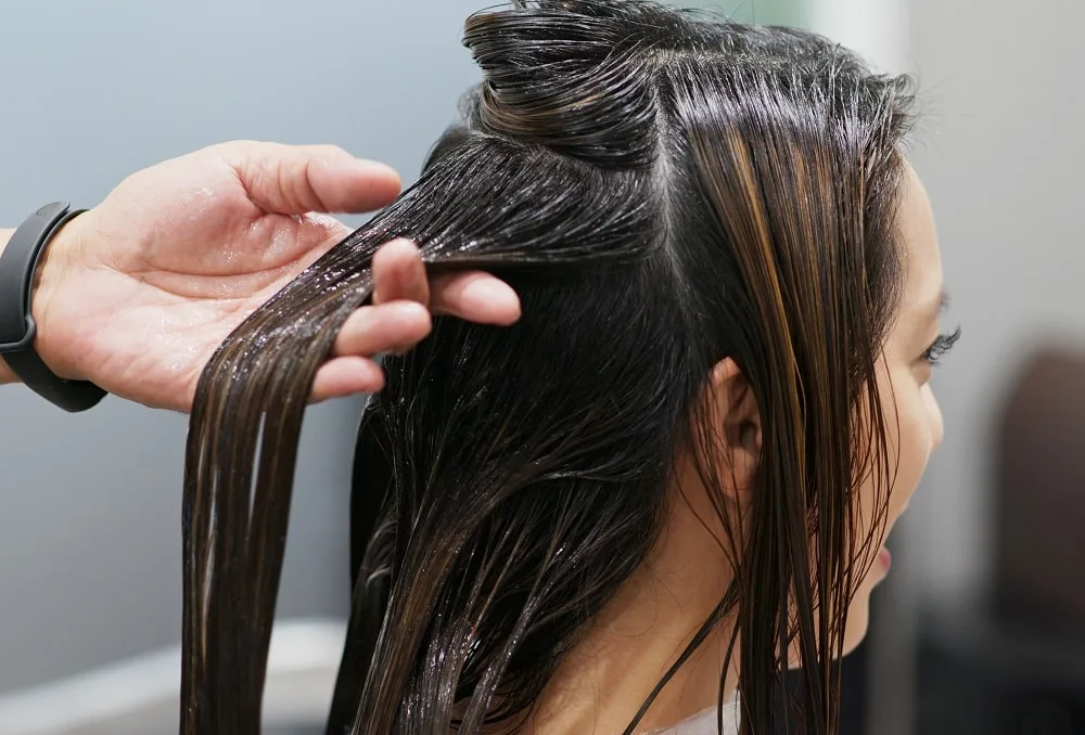 Best Salon Treatments for Dry Damaged Hair - Hot Oil Treatment