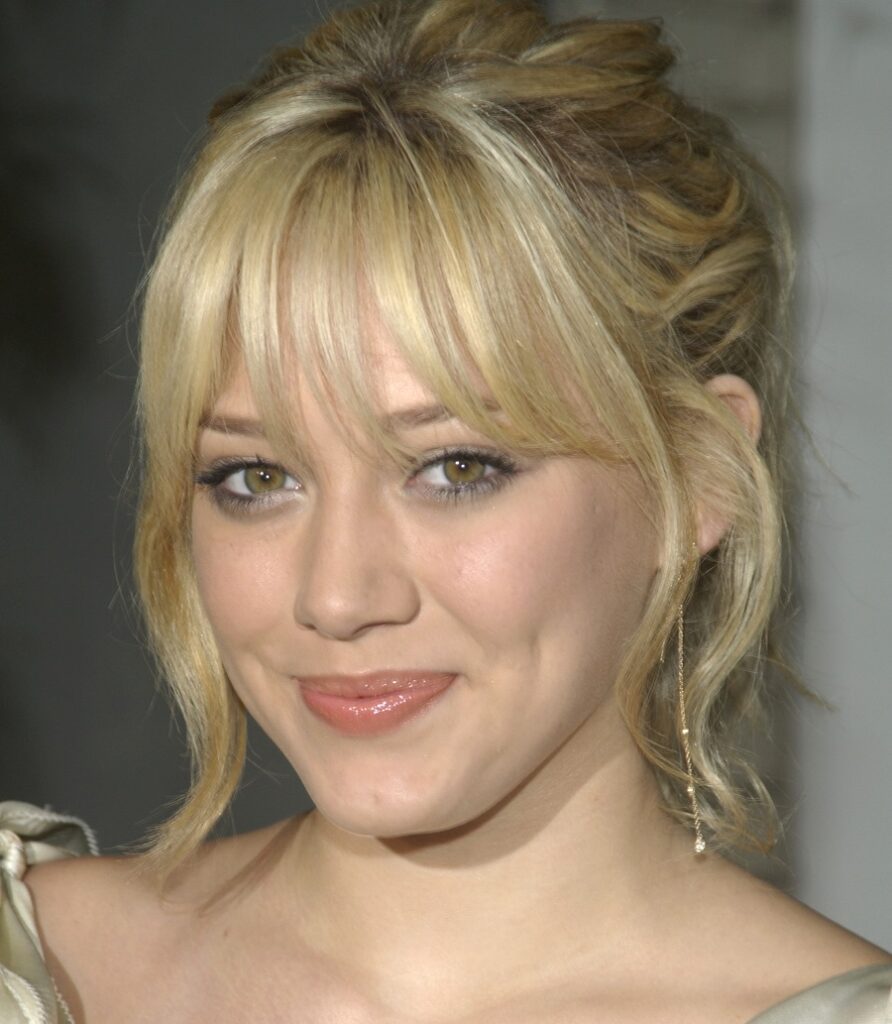 Blonde Actress Hilary Duff With Brown Eyes
