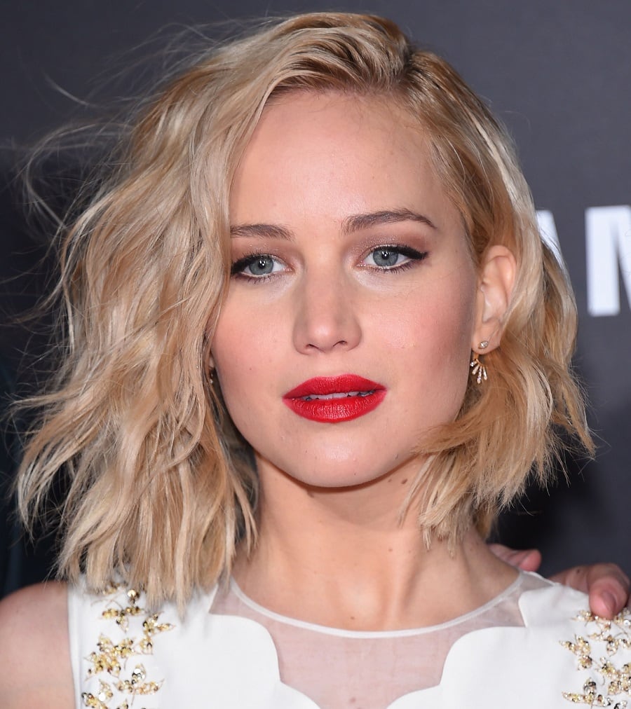 Blonde Actress in Her 30s-Jennifer Lawrence