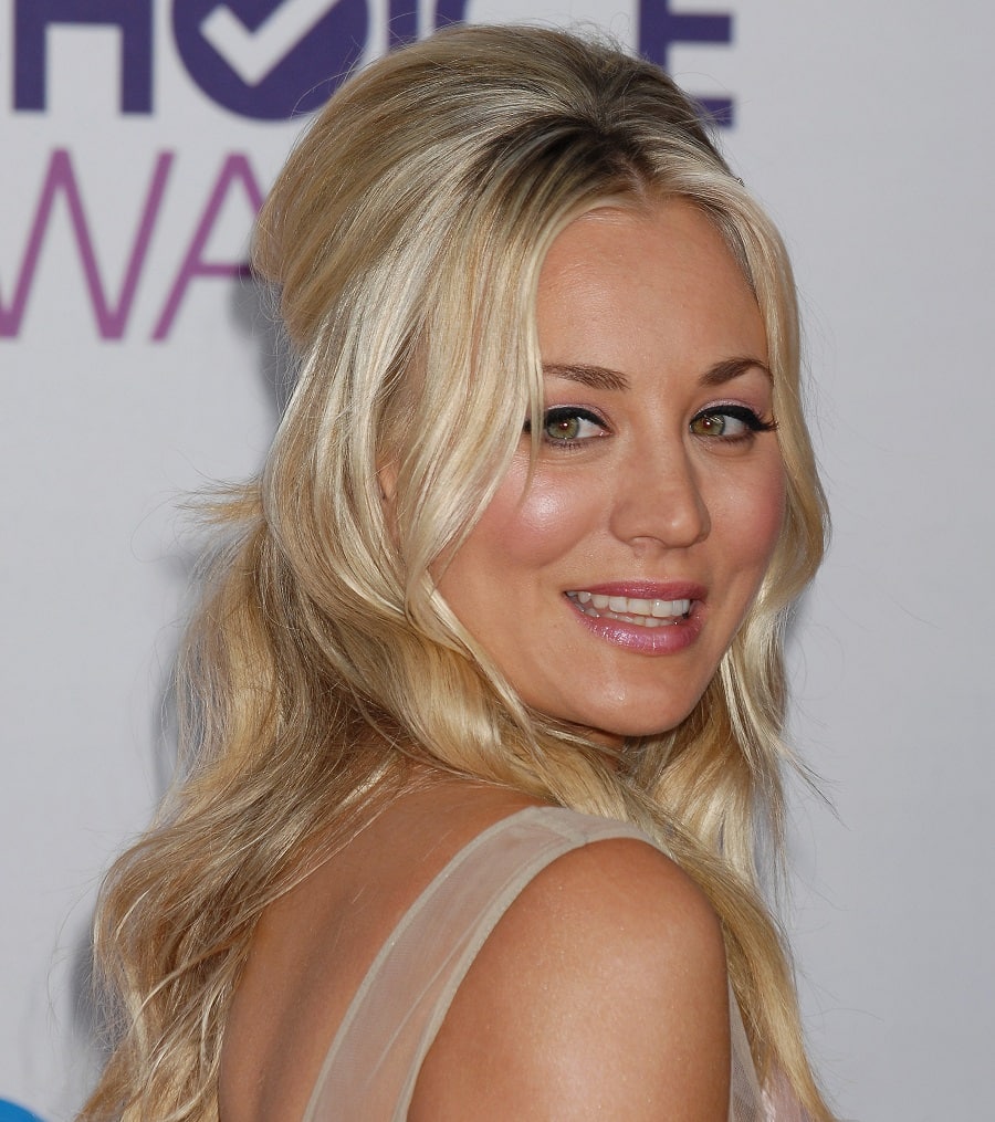 Blonde Actress in Her 30s-Kaley Cuoco
