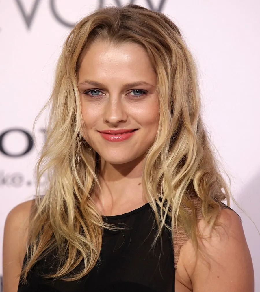 Blonde Actress in Her 30s-Teresa Palmer