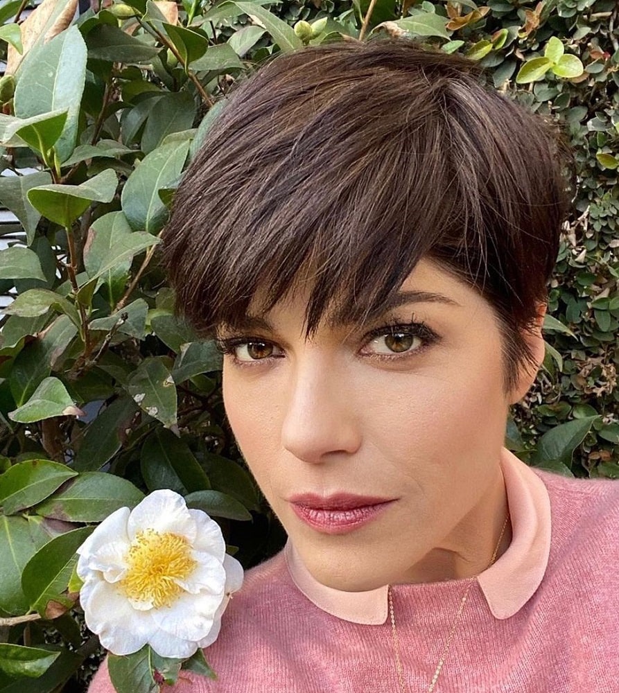 Brown Haired Actress with Green Eyes - Selma Blair