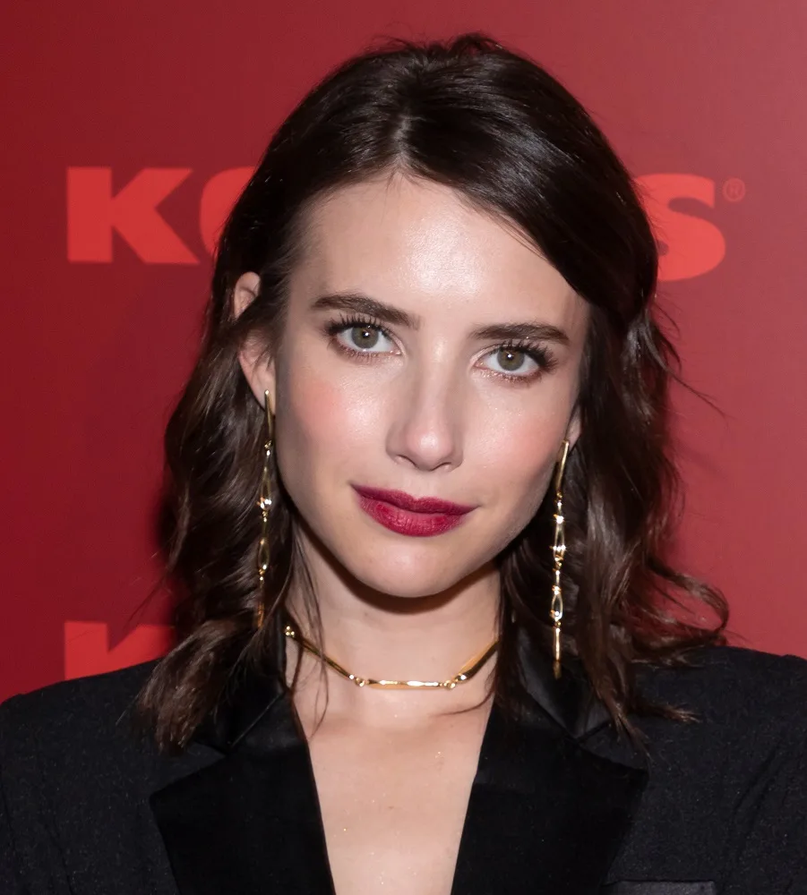 Brunette Actresses in Their 30s - Emma Roberts