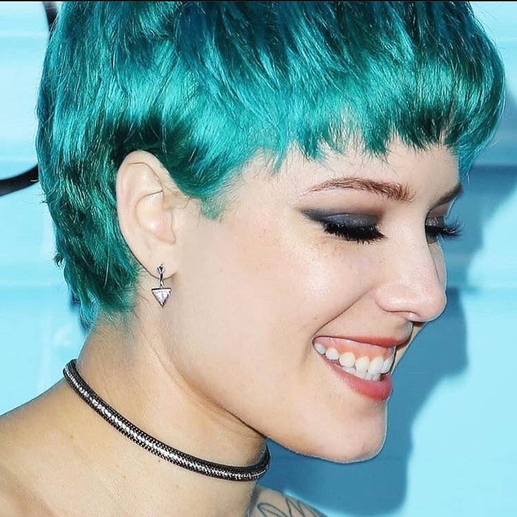 Celebrity Singer Halsey With Short Blue Hair
