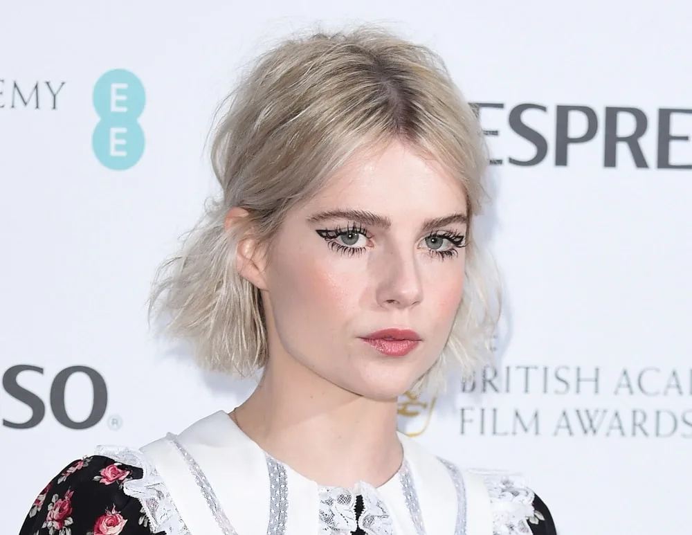 Celebrity actress with bob haircut - Lucy Boynton