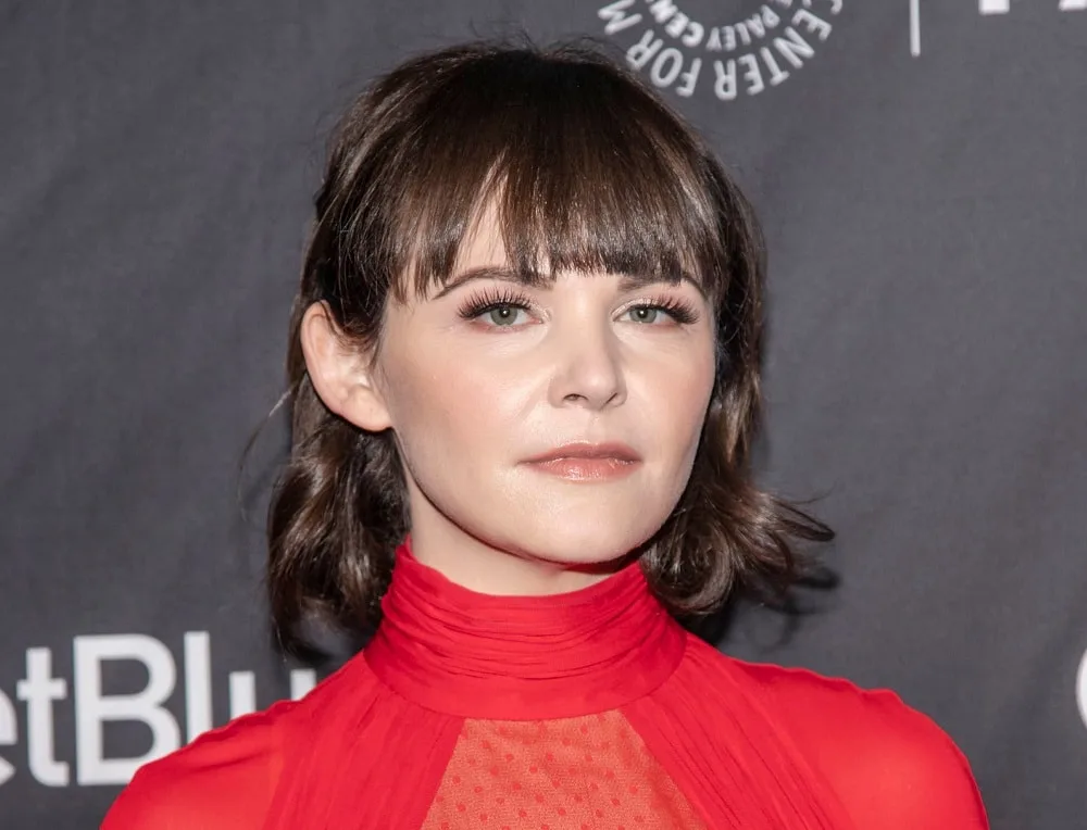 Celebrity bob haircut with bangs - Ginnifer Goodwin