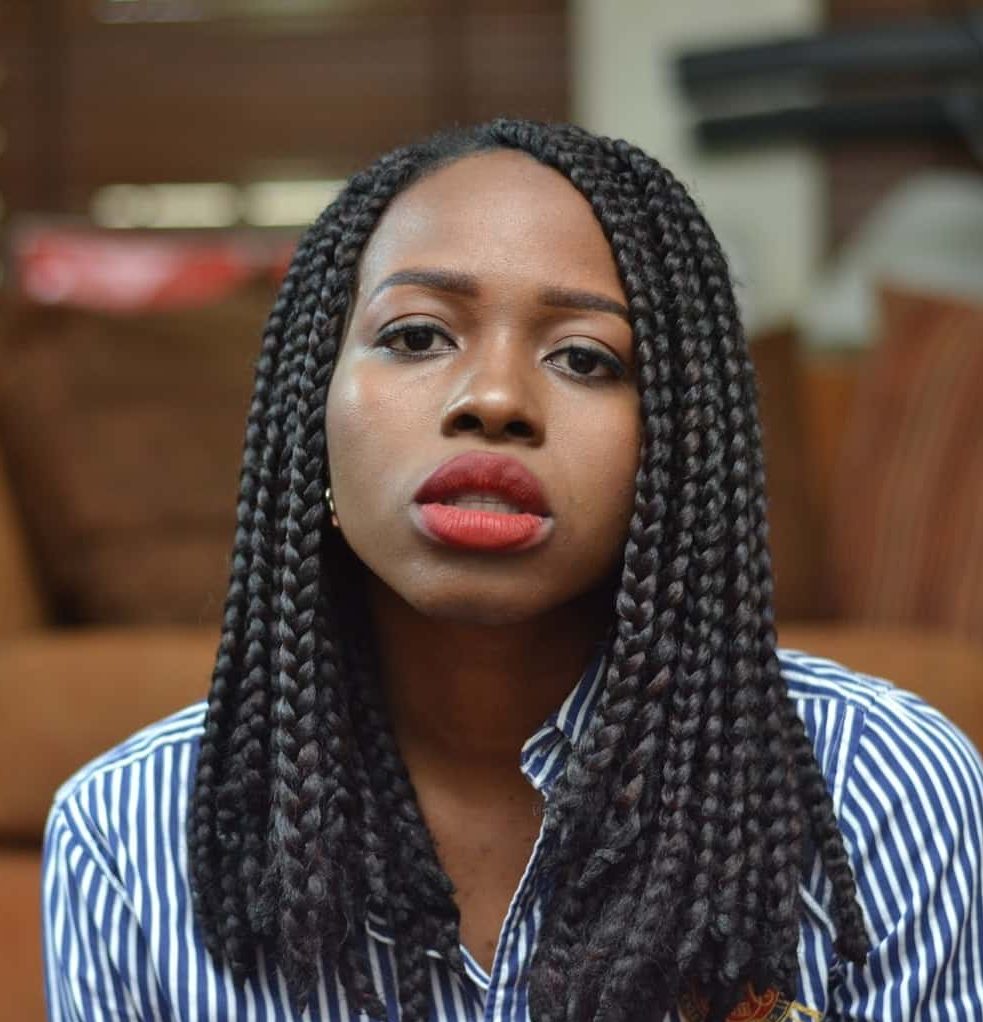 Featured image of post Shoulder Length Bob Box Braids With Fringe : Fashion and hairstyle trends come back every few decades and this year seems to be all about the 90s.