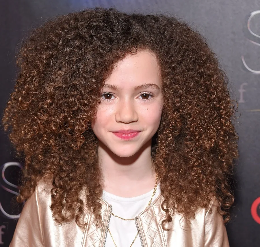 Curly Brown-haired Actress under 20 Chloe Coleman