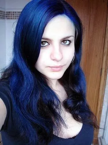dark-blue-hair-color-ideas-3