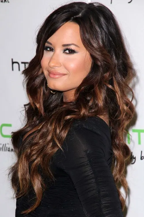 womens favorite Dark and curly ombre hairstyle 