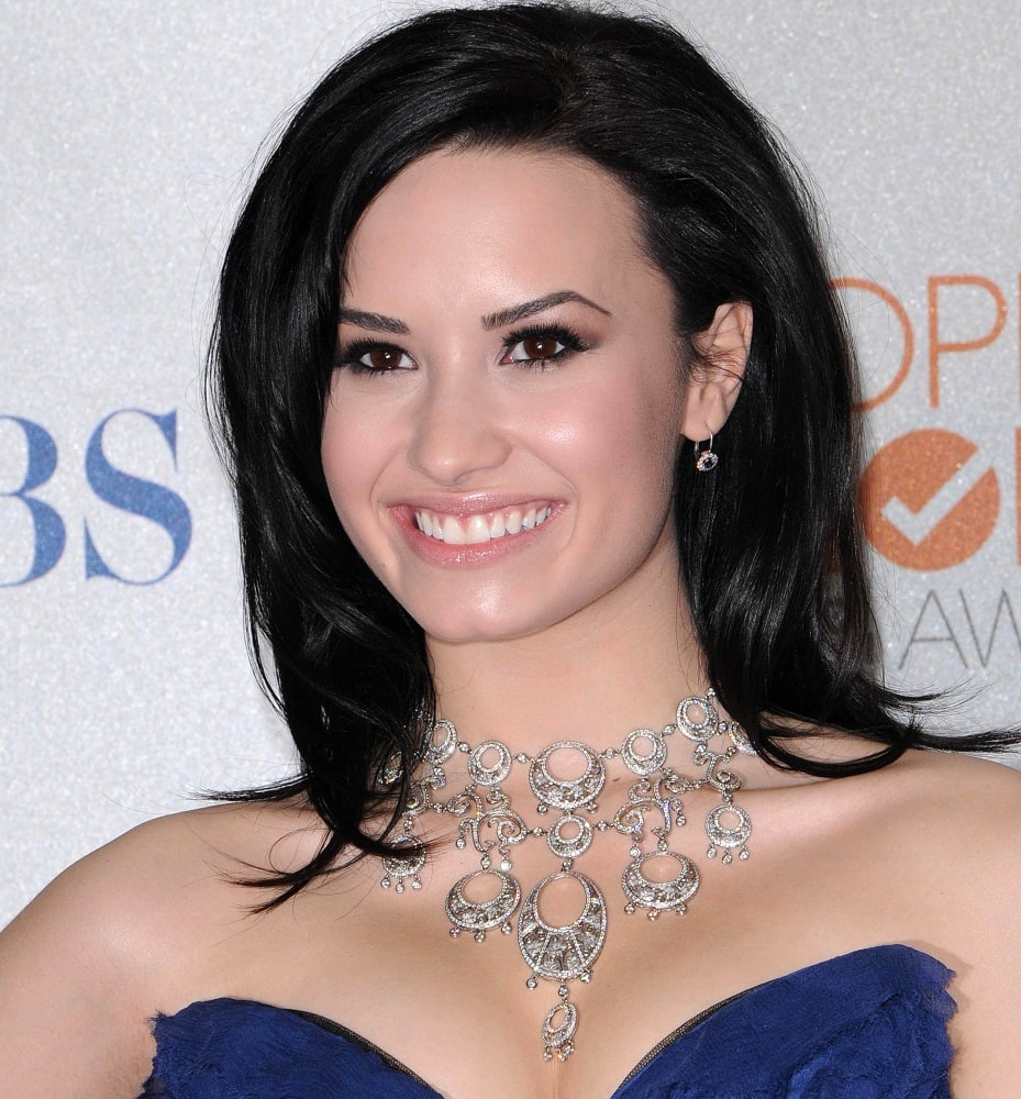 Demi Lovato with Black Layered Hair
