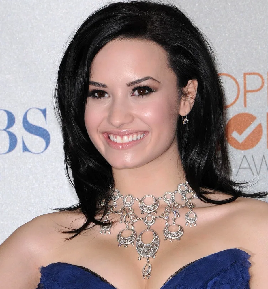 Demi Lovato with Black Layered Hair