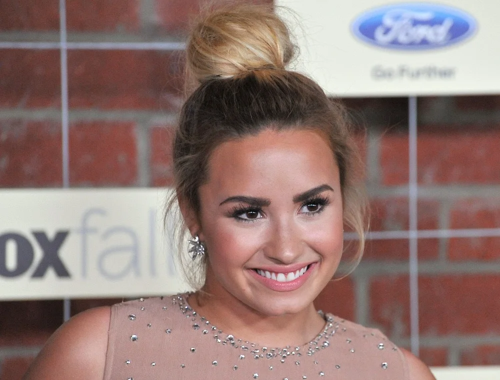 Demi Lovato's High Bun Hairdo