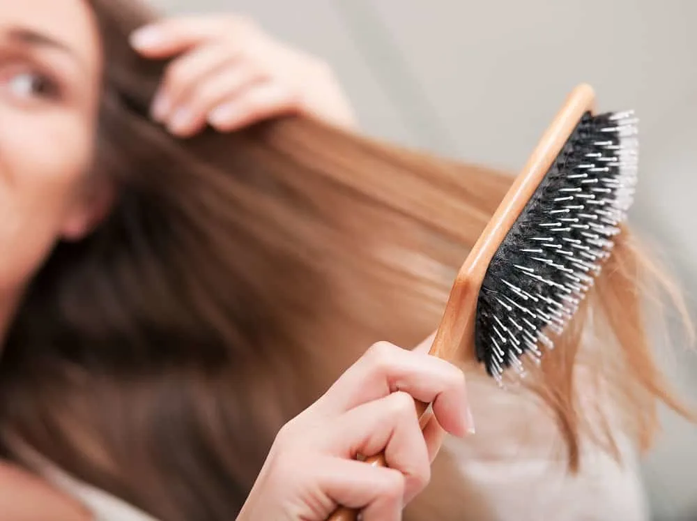 Choosing Detangling Brush Based on Hair Type