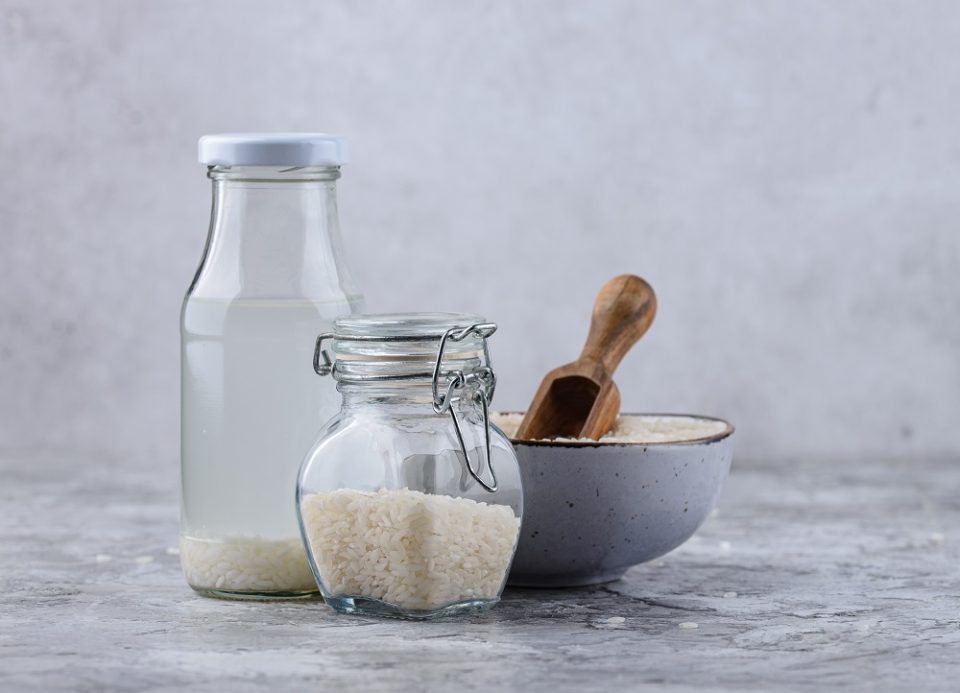 fermented-rice-water-for-hair-benefits-how-to-use-it