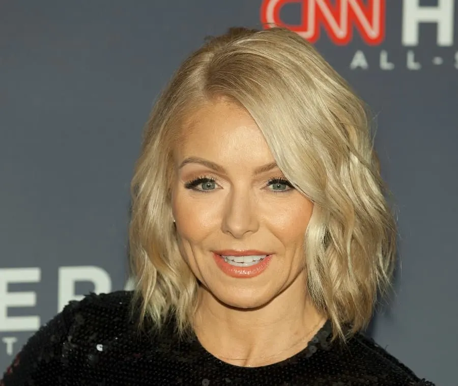 lob hairstyle by Kelly Ripa