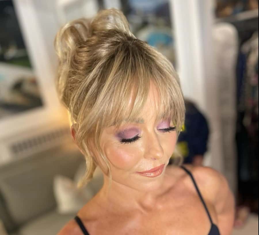 updo hairstyle by Kelly Ripa