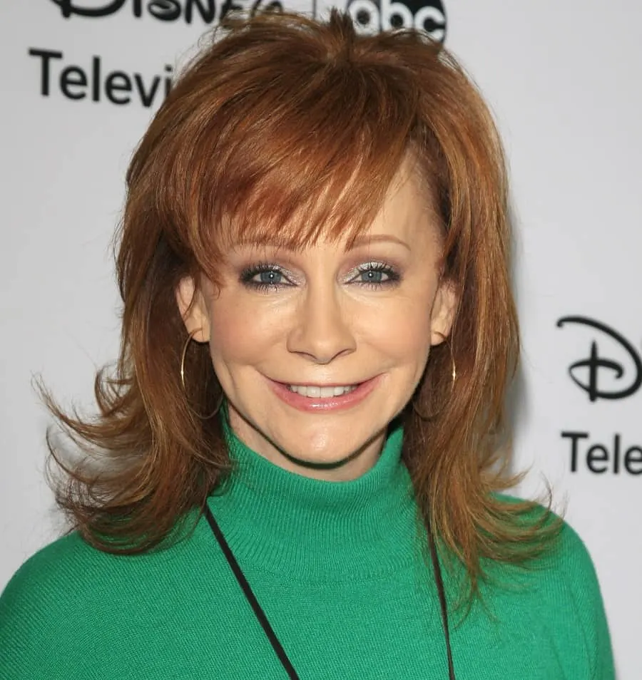 15 Reba McEntire Hairstyles for Women Over 40