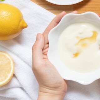 How To Lighten Hair With Lemon Juice and Conditioner
