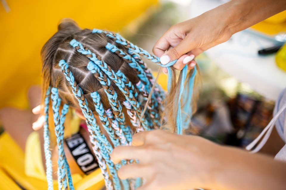 How to Part Hair for Box Braids, According to Braid Expert