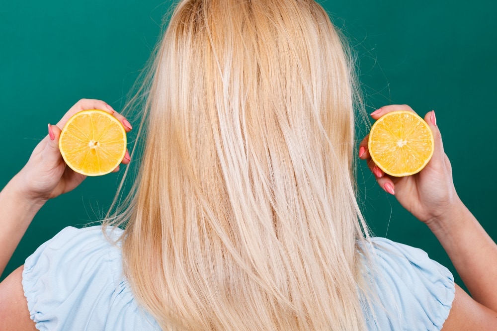 How to turn gray hair into blonde using lemon juice