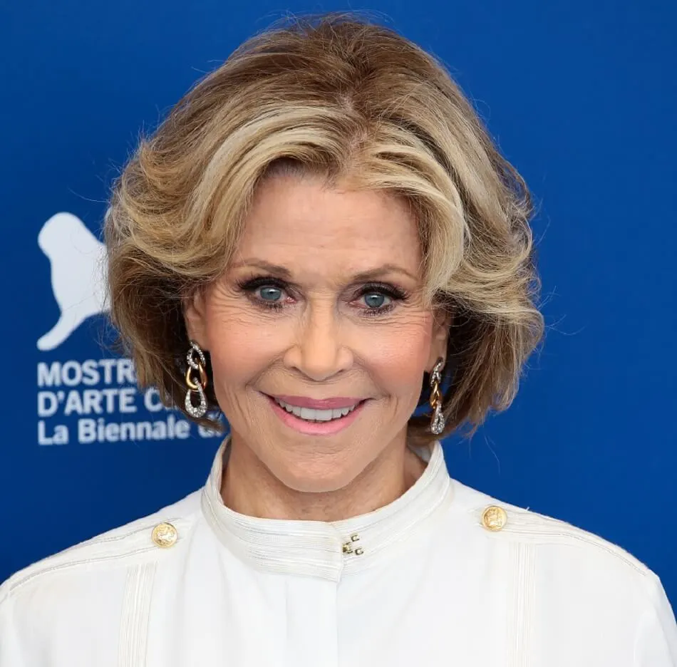 Jane Fonda's bob with blonde balayage