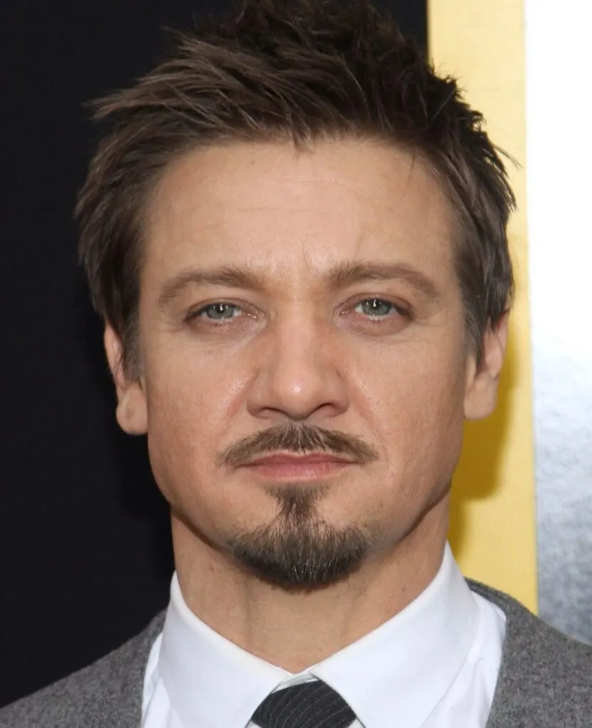 Jeremy Renner with Anchor beard