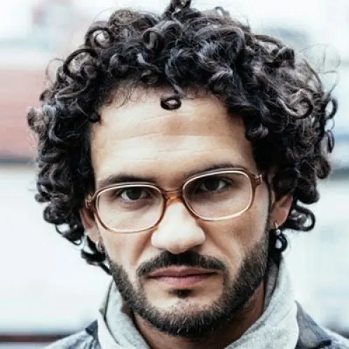 Jewfro Hairstyle with Thin Beard