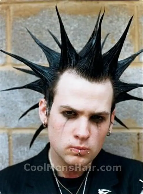 liberty-spikes-hairstyle-for-men-18