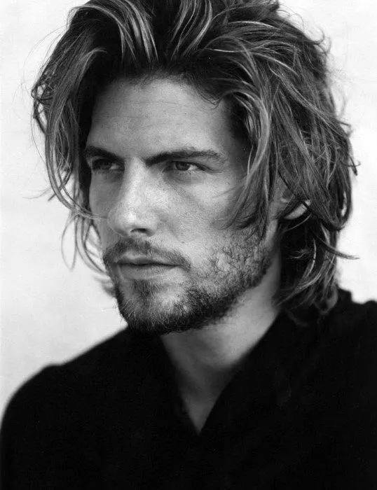 Image of Flowing mane hairstyle for men