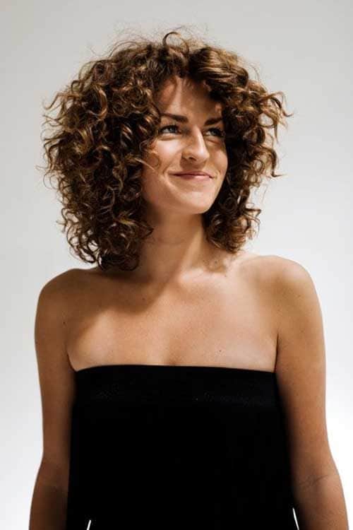 Beachy Medium Curly Hairstyle you like 