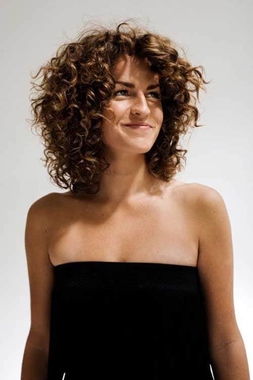 Medium Curly Hairstyles These 40 Styles Are The Hottest 