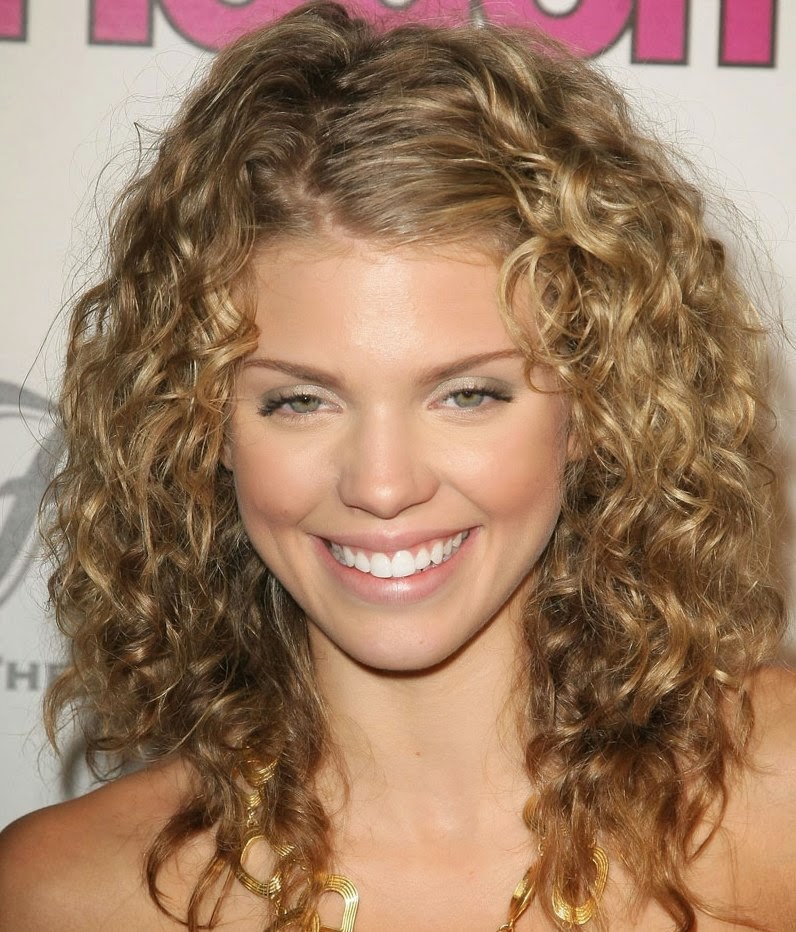 Medium Curly Hairstyles These 40 Styles Are The Hottest 4214