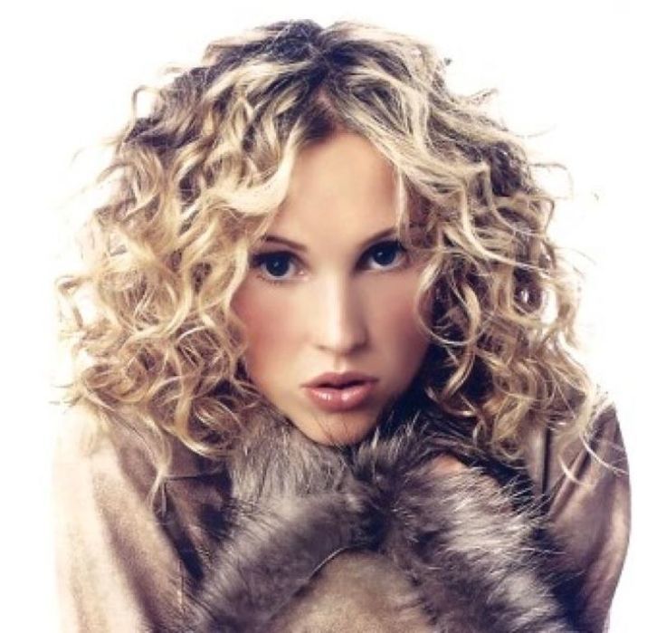 nice Medium Curly Hairstyle