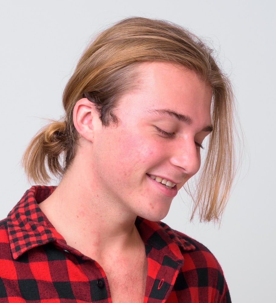 Men's Chin-length Hair into Ponytail