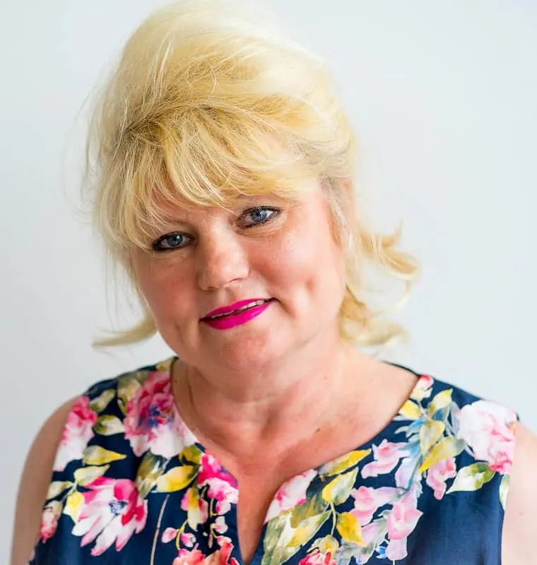 Messy Hairstyle for Women Over 50 With Overweight