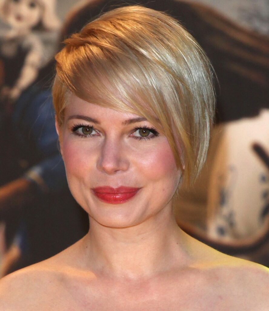 Michelle Williams With Side Swept Hairstyle