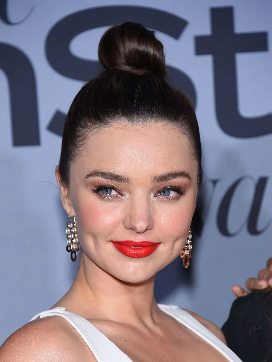 Miranda Kerr With Brown Hair And Blue Eyes