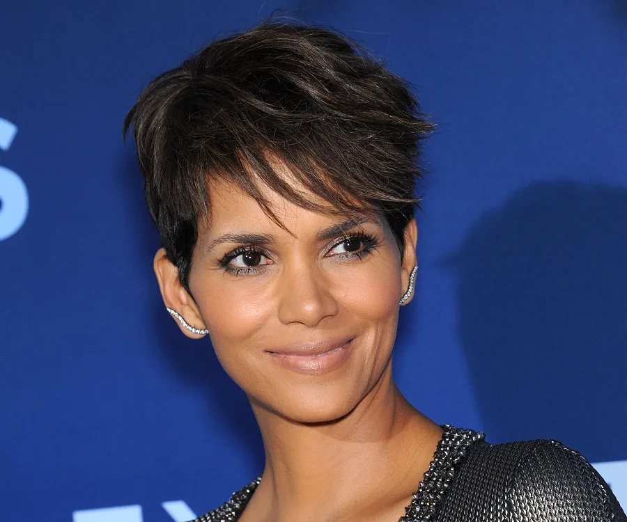 Oval Face Shaped Celebrity Halle Berry
