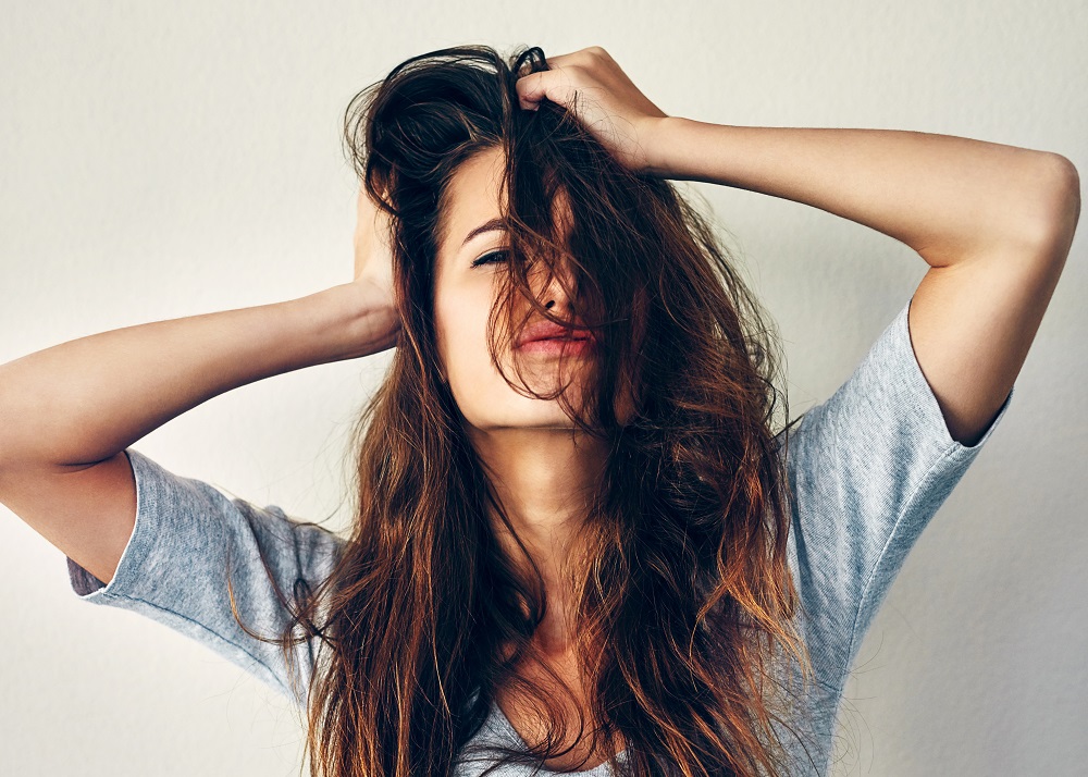 Reasons Why Hair Gets Greasy Overnight - Touching Hair