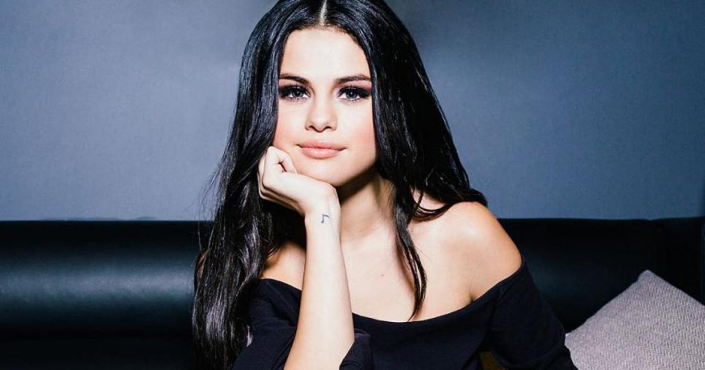 Beautiful Selena Gomez’s Black Haircut