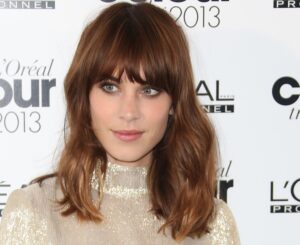 23 Most Flattering Shaggy Haircuts With Bangs in 2024